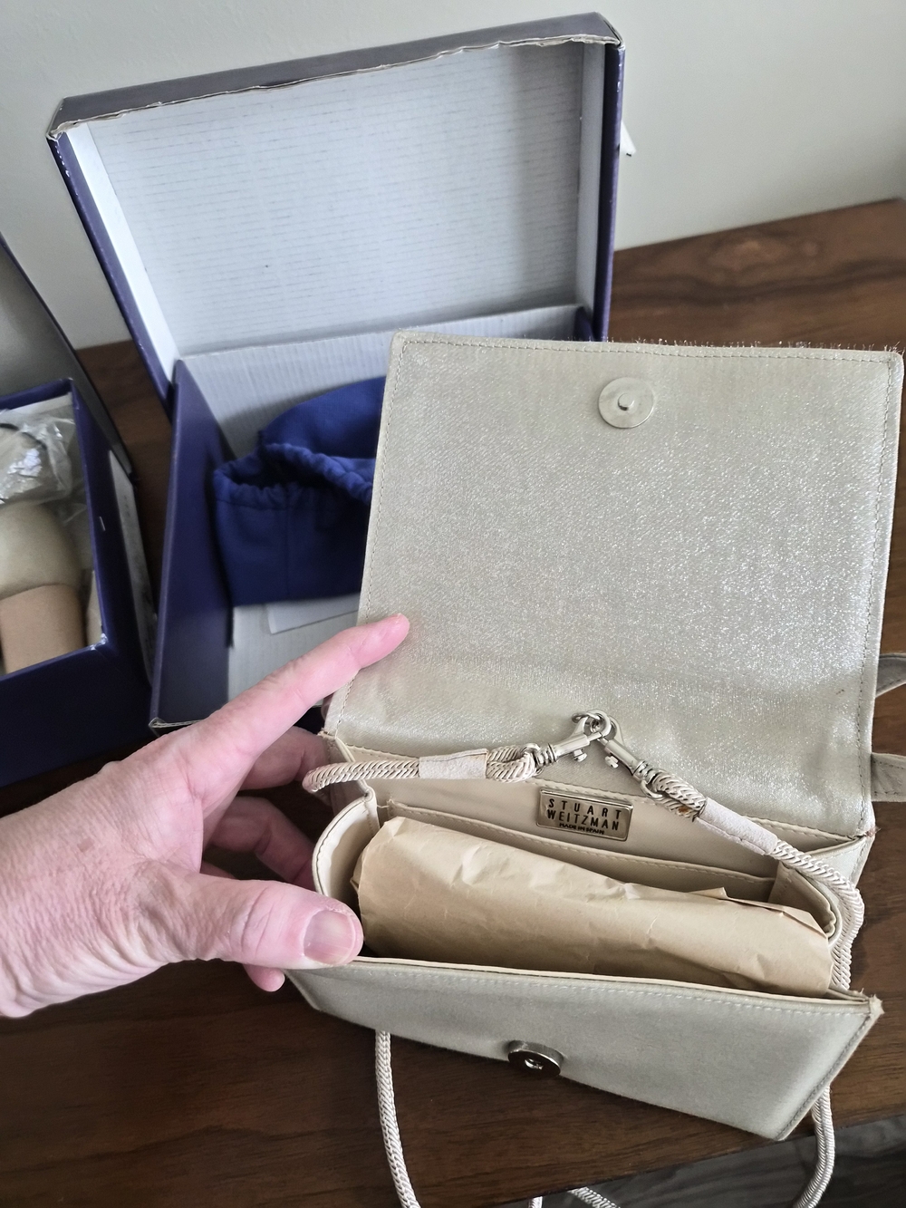 Stuart Weitzman - Picture 9 of 11